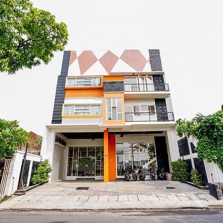 Pratisarawirya Guesthouse By Ecommerceloka Surabaya Kültér fotó