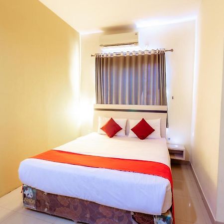Pratisarawirya Guesthouse By Ecommerceloka Surabaya Kültér fotó