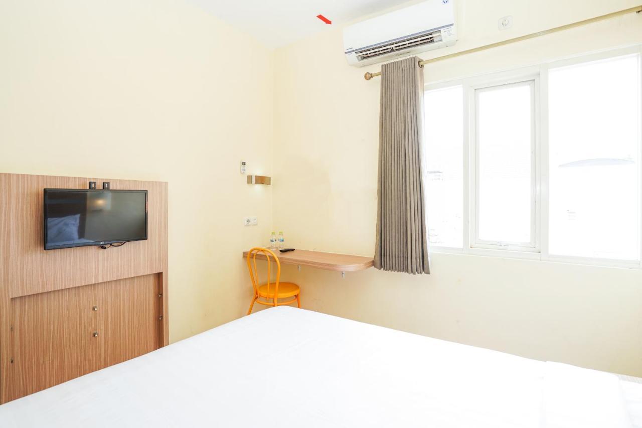 Pratisarawirya Guesthouse By Ecommerceloka Surabaya Kültér fotó