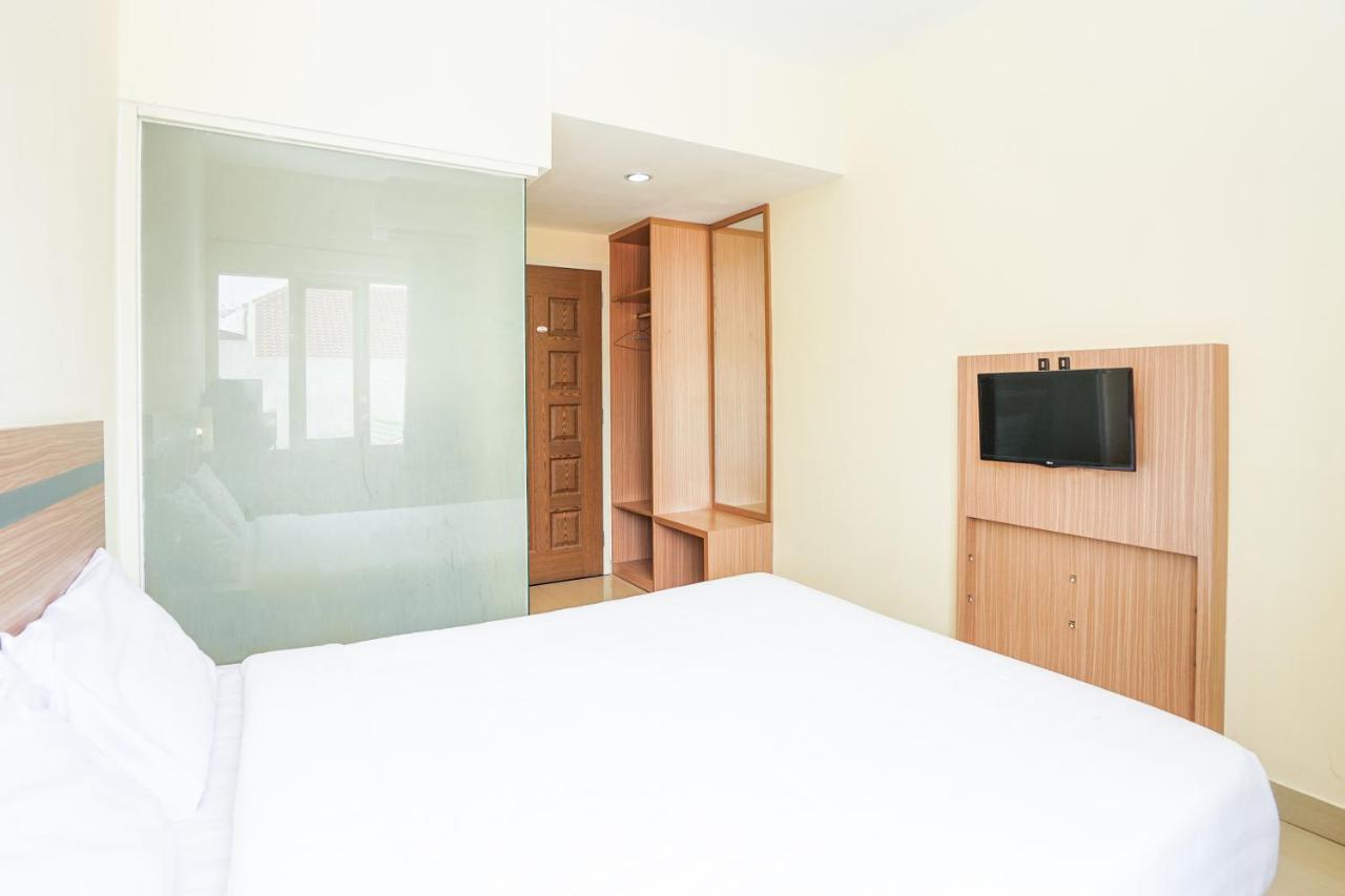 Pratisarawirya Guesthouse By Ecommerceloka Surabaya Kültér fotó