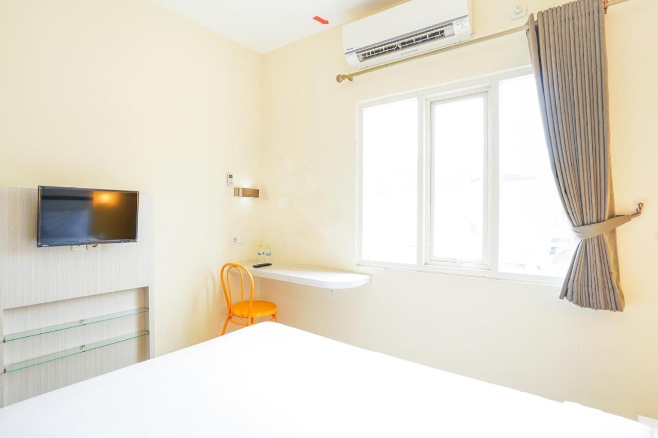 Pratisarawirya Guesthouse By Ecommerceloka Surabaya Kültér fotó