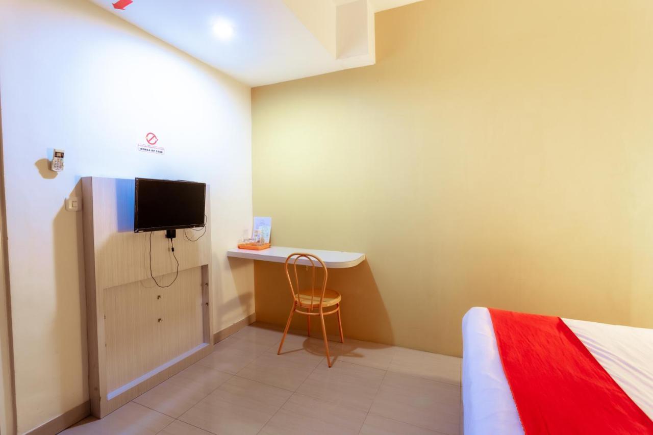 Pratisarawirya Guesthouse By Ecommerceloka Surabaya Kültér fotó
