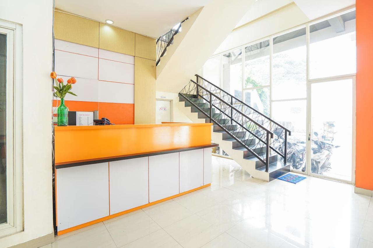 Pratisarawirya Guesthouse By Ecommerceloka Surabaya Kültér fotó