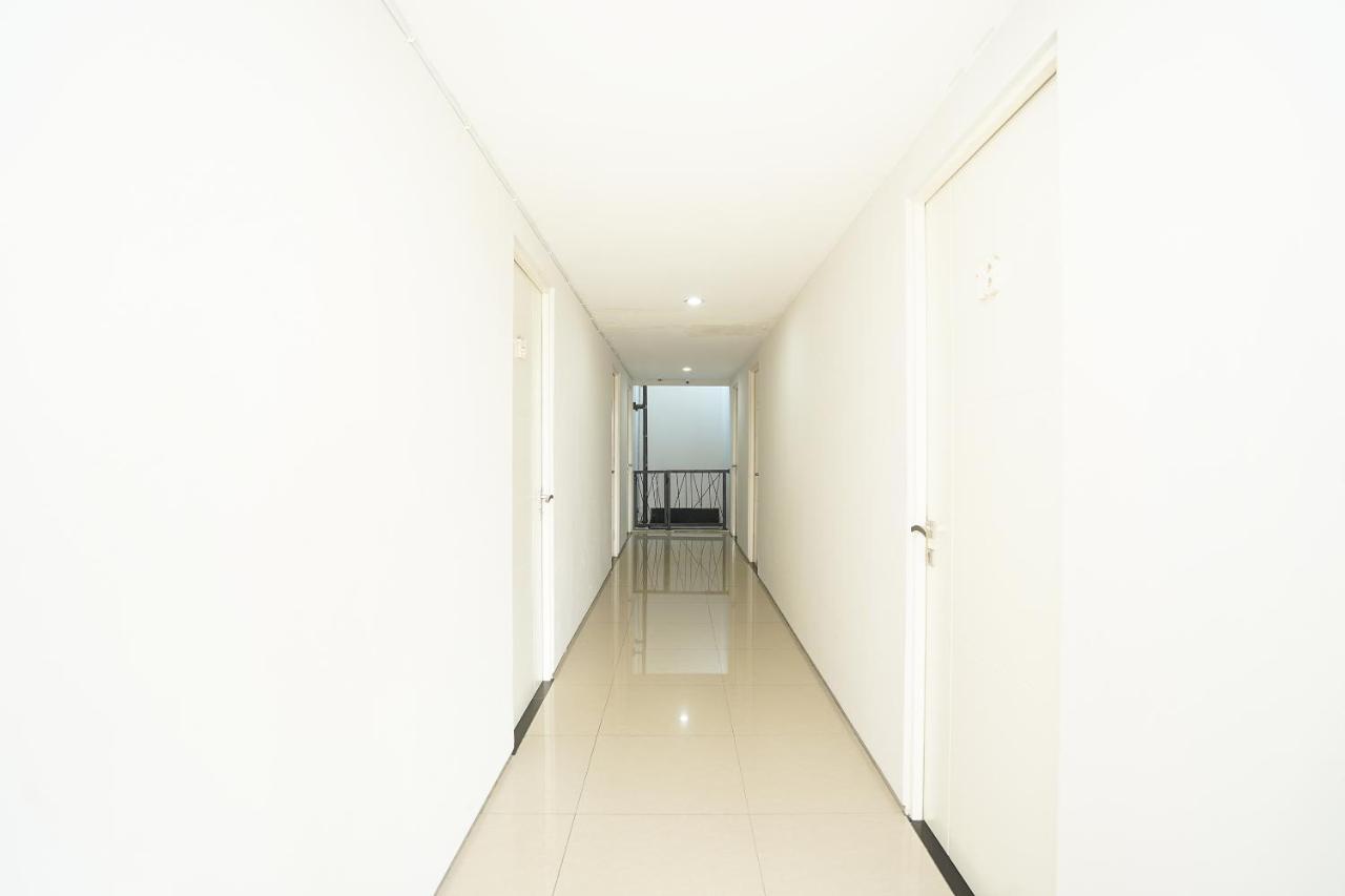 Pratisarawirya Guesthouse By Ecommerceloka Surabaya Kültér fotó